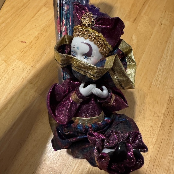 Vintage Doll Fan Wall Mount - Picture 2 of 12